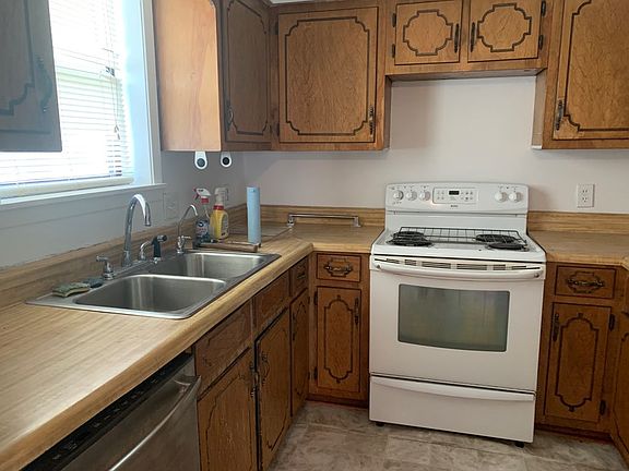 4th image of 309 Bruce Wilson Dr