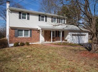 21 Horizon Hill Dr, Poughkeepsie, NY 12603