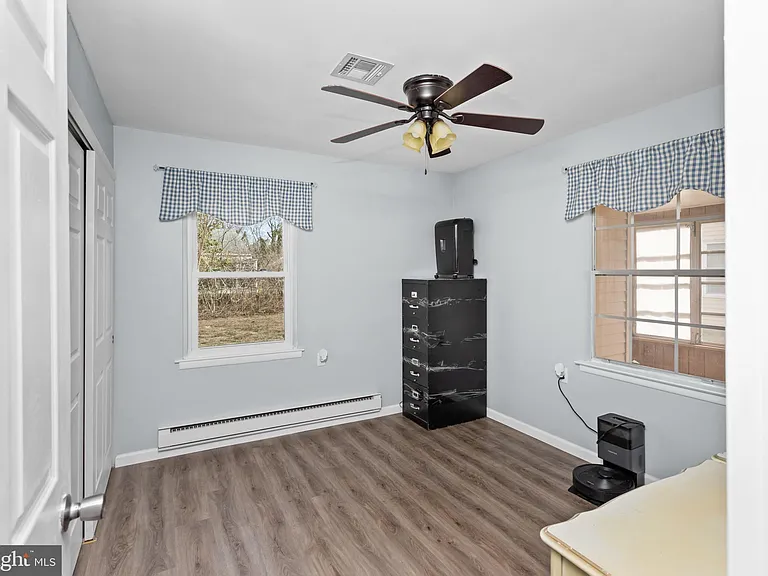 224 Huntington Dr — Photo 23