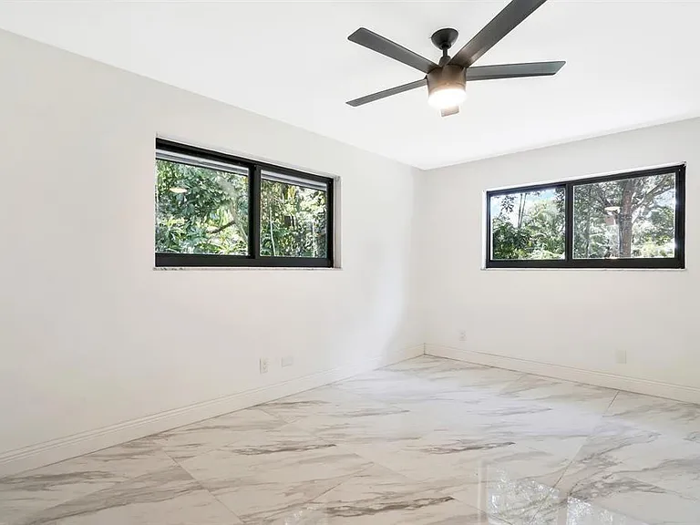4190 SW 4th St — Photo 21