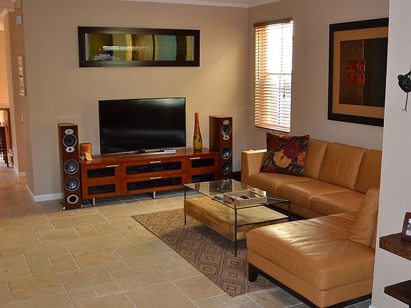 5th image of 929 Tanglewood Cir