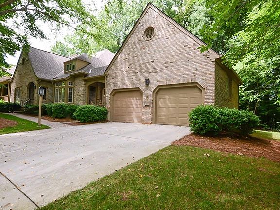4th image of 18 Sturbridge Ln