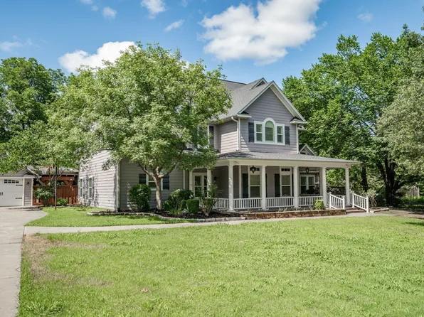 119 College St, Farmersville, TX 75442