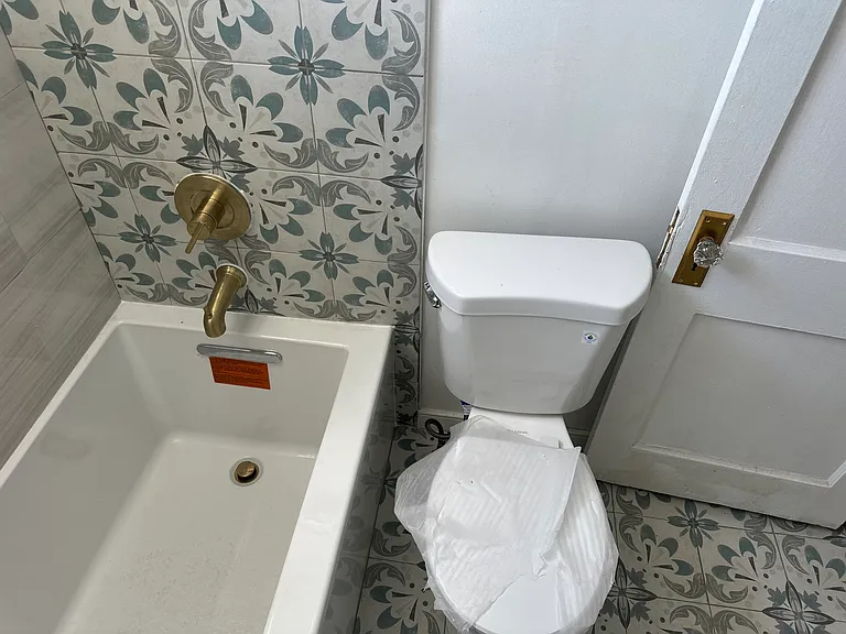 638 E Carver St #1 — Photo 9