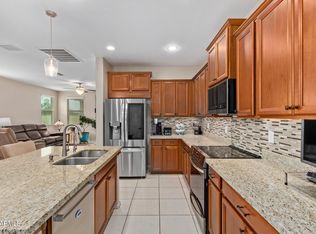 389 N Rainbow Way, Casa Grande, AZ 85194