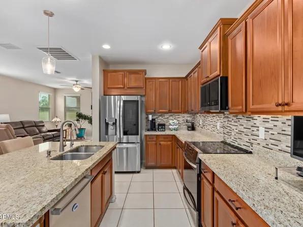 389 N RAINBOW Way, Casa Grande, AZ 85194