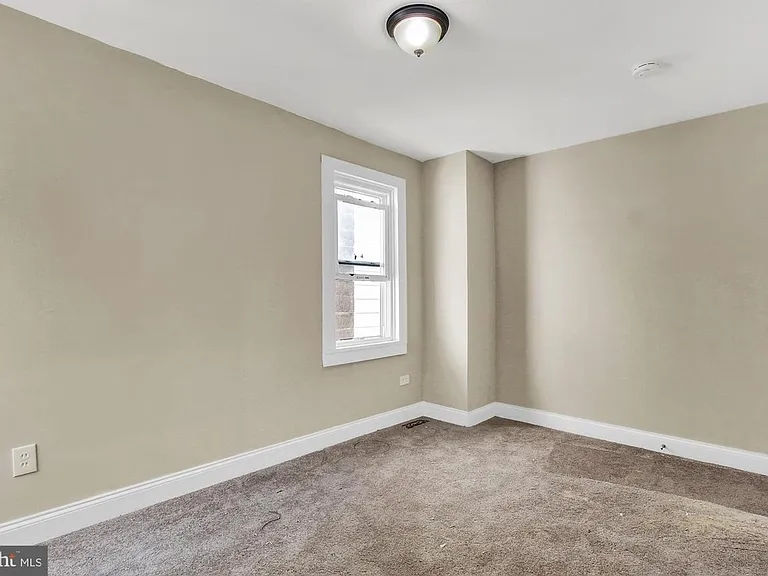 2369 Canby St — Photo 13
