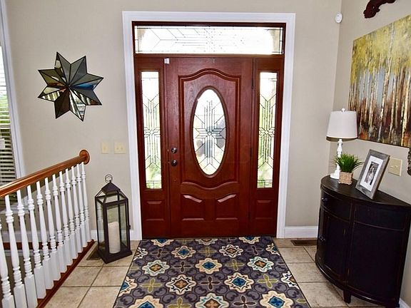 2nd image of 1100 Retreat Ln