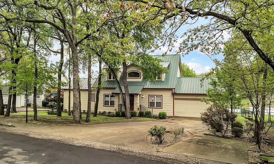 1st image of 932 Shoreline Dr