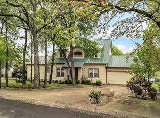 932 Shoreline Dr, West Tawakoni, TX 75474