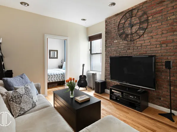 309 East Houston Street image 1 of 7