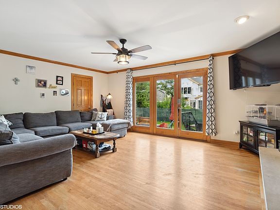 4th image of 1138 N Carlyle Ct