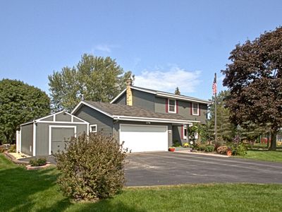 1446 Apple Blossom Ln, Grafton, WI, 53024