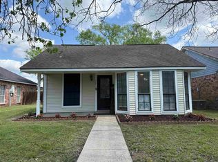 3854 Yosemite Dr N, Baton Rouge, LA 70814
