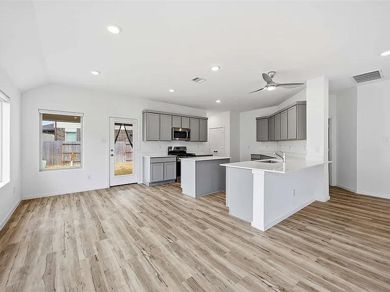 4907 Gentle Creek Ct — Photo 11