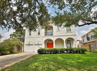 4626 Braeburn Dr, Bellaire, TX 77401