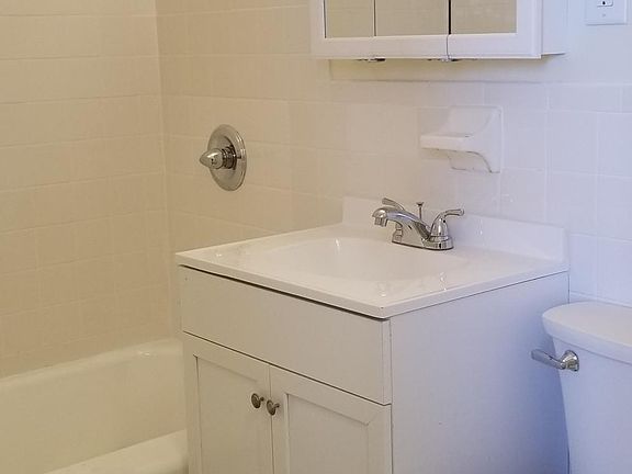 4th image of 6515 Boulevard E APT 10B