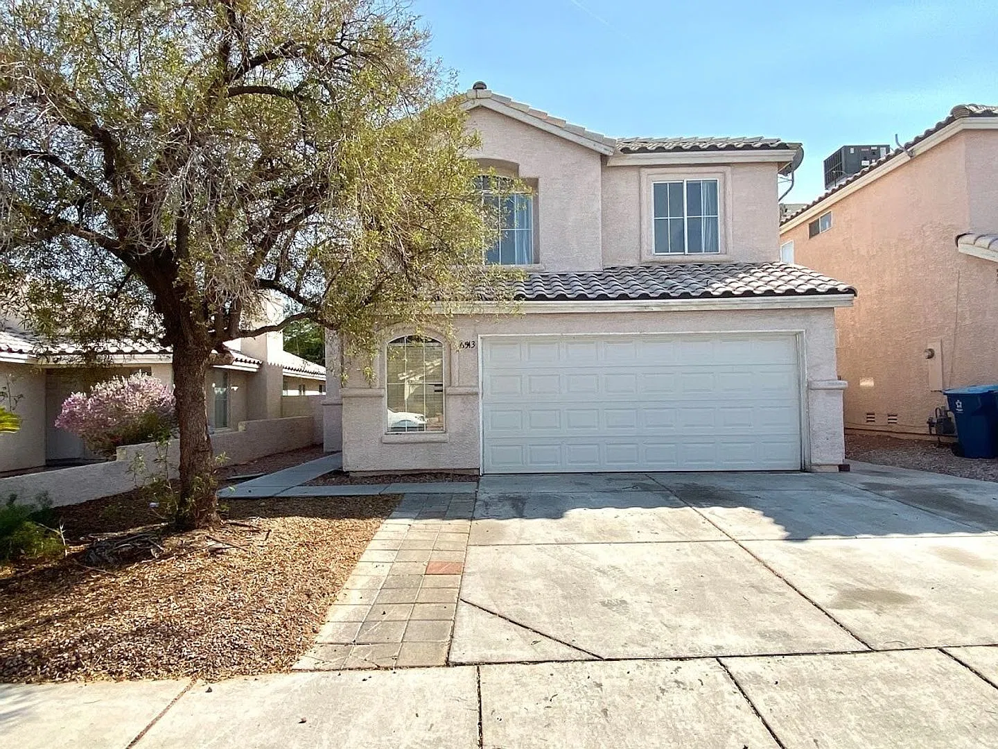 6513 Moon Roses Ct — Photo 2