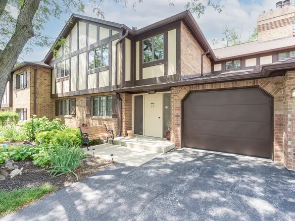 13252 S Country Club Ct APT 2A, Palos Heights, IL 60463