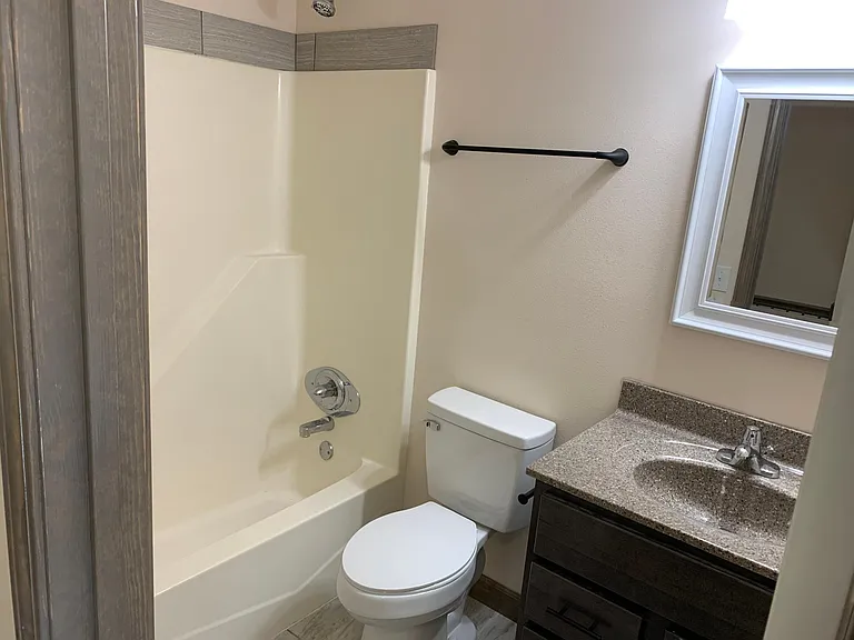 419 Meadow Dr — Photo 9