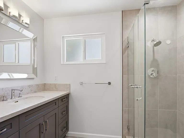 4737 Regina Way — Photo 6