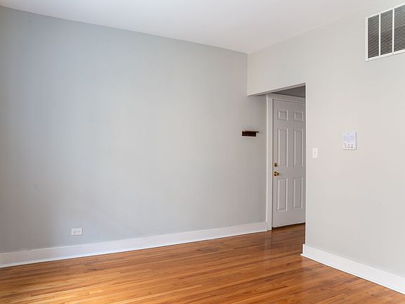 5th image of 3002-10 W Ainslie St #3010-2N