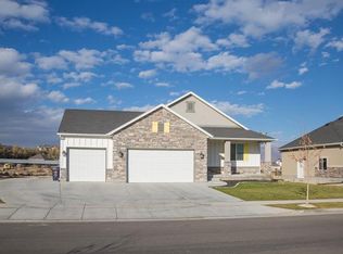 1428 W Salmon Caddis Dr, Bluffdale, UT 84065