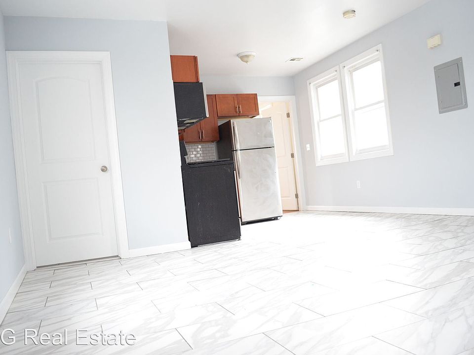 1st image of 499-503 Summer Ave Floor 3