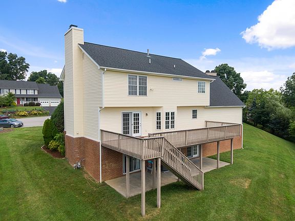 5th image of 180 Sapphire Ave NW