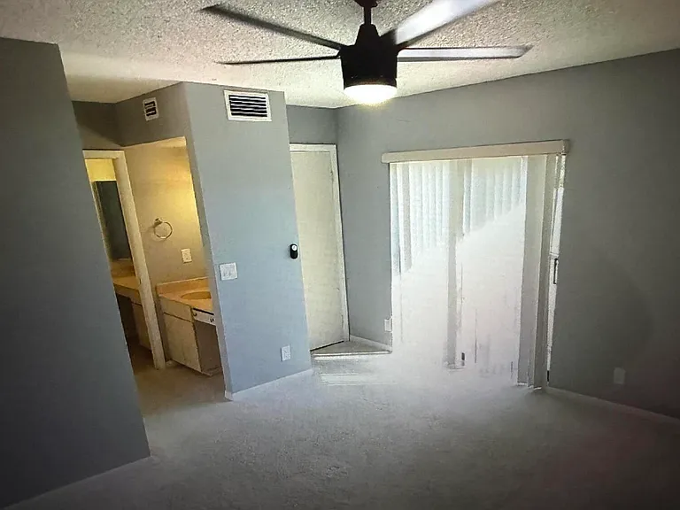 3648 Victoria Dr — Photo 21