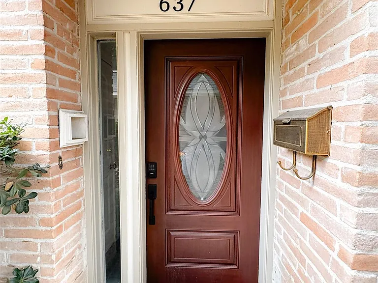 637 S Ripple Creek Dr #637 — Photo 2