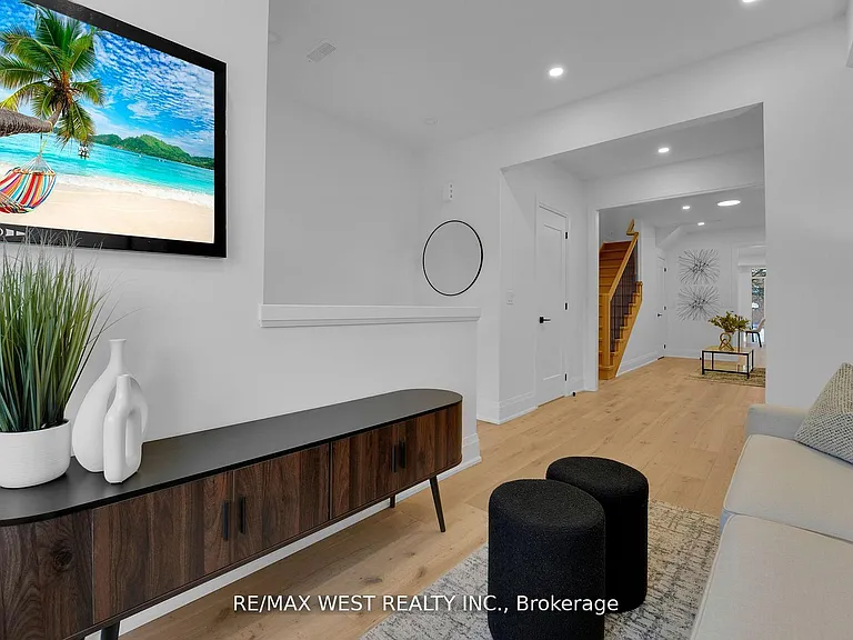 521 Saint Johns Rd #UPPER — Photo 3