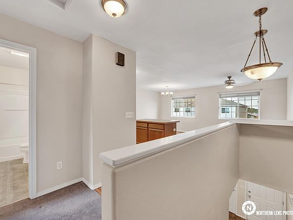 4th image of 1945 Bragaw St #15