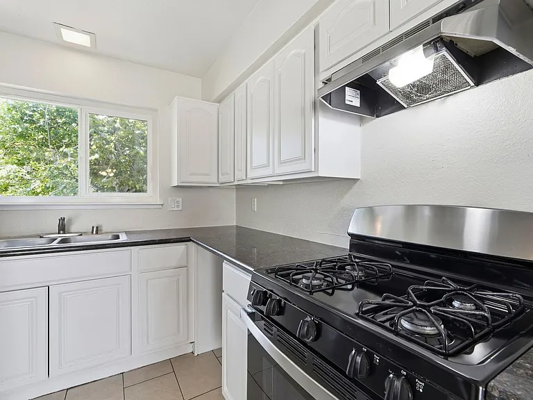 5943 Mack Rd — Photo 13