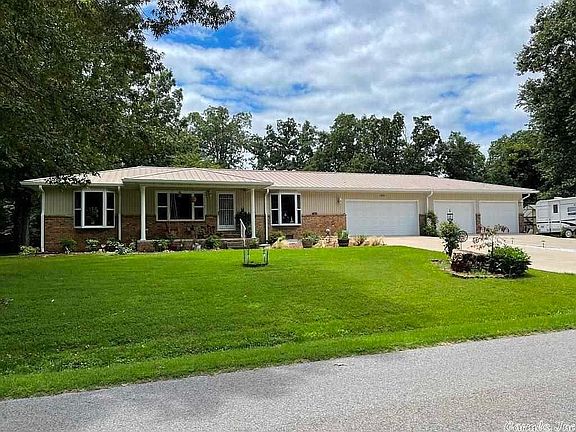 2nd image of 305 Victoria Dr