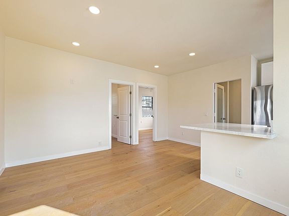 3rd image of 3741 Park Blvd