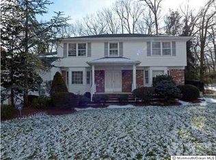 5 Timber Ln, Manalapan, NJ 07726