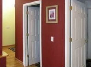 991 Mesa Dr, Lake In The Hills, IL 60156