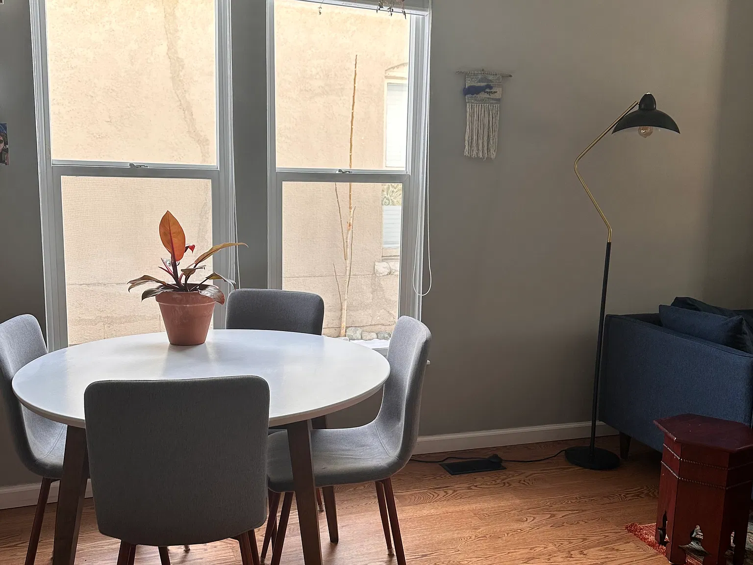 2 bed, 850 sqft, $2,400 — Photo 3