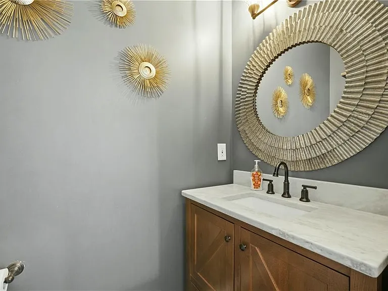 1133 Village Ct SE — Photo 10