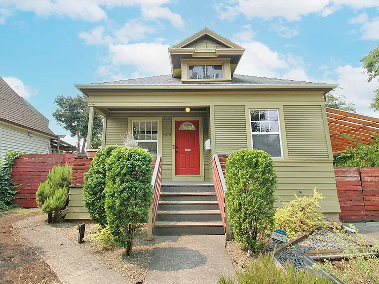 1415 NE 74th Ave — Photo 1