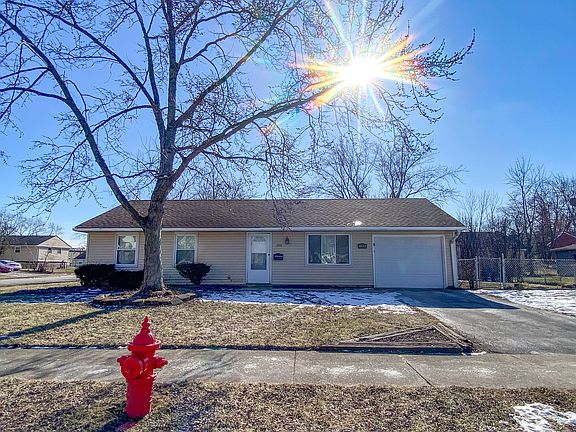 2nd image of 208 E Mulberry Dr