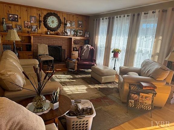 2nd image of 251 Hilltop Dr