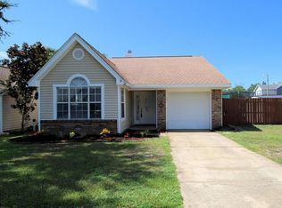315 Woodland Park Cir, Mary Esther, FL 32569