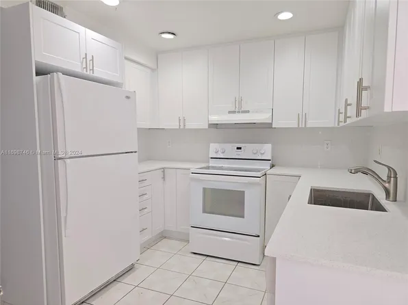 15389 S Dixie Hwy APT 41, Palmetto Bay, FL 33157