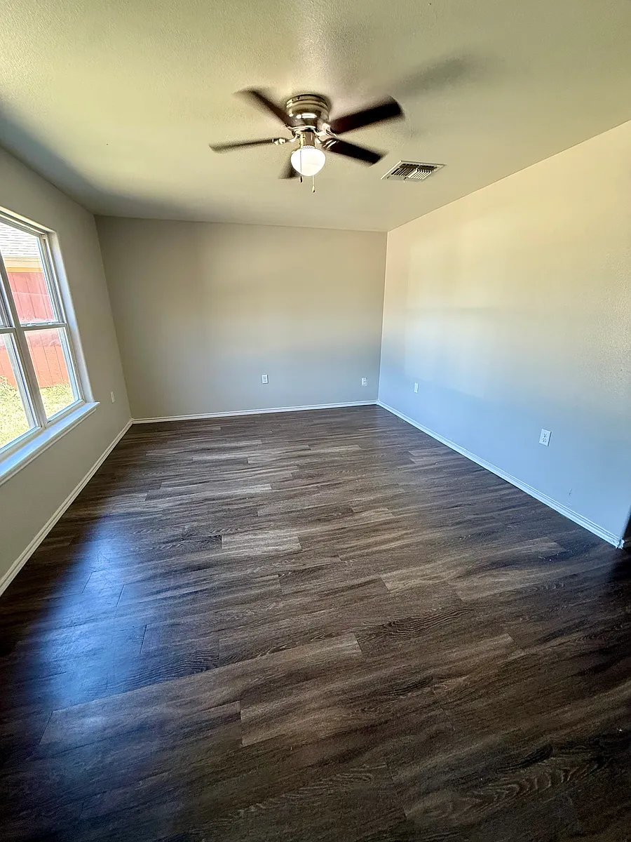 Building Photo - 1516 E Ursuline St #1