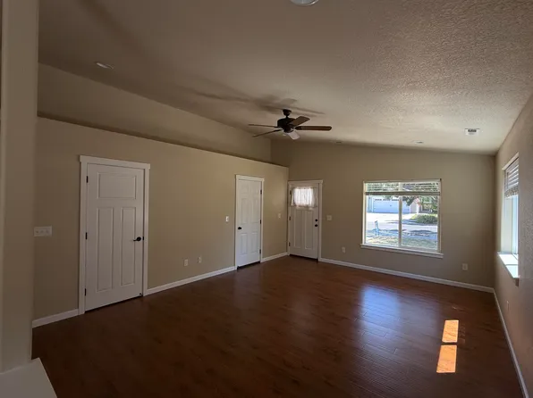 331 Isabell Dr, Medford, OR 97501