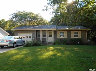 1166 Debbie Ln, Macomb, IL 61455