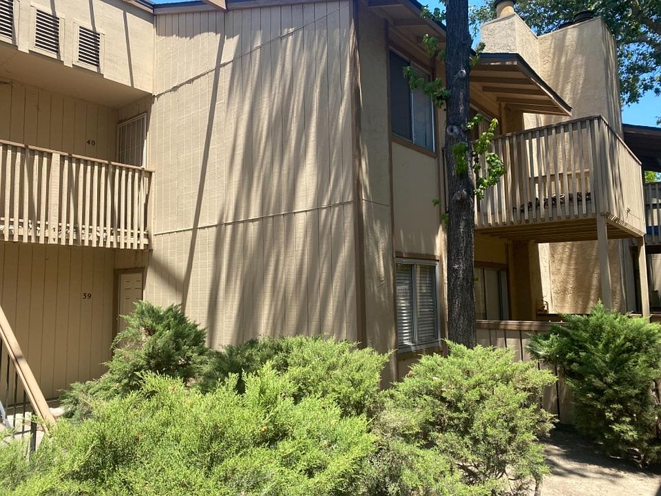 1st image of 328 Northbank Ct APT 39