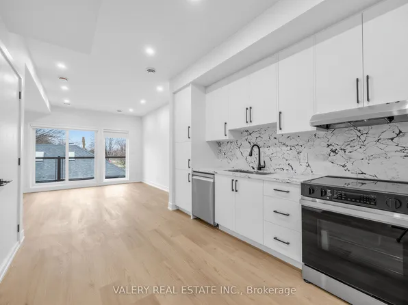 1115 Islington Ave #B, Toronto, ON M8Z 4S3